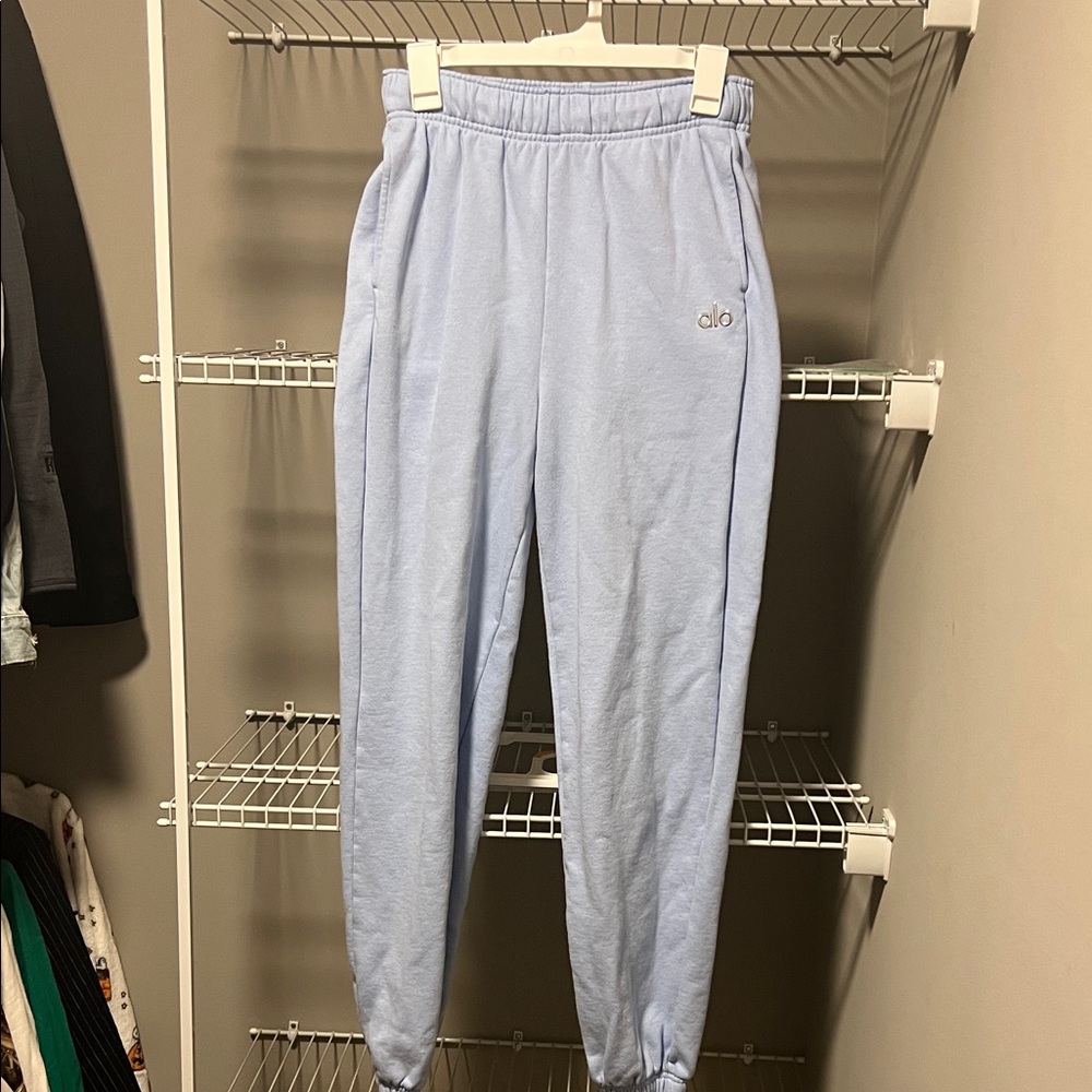 NWT * ALO Yoga Sky Blue Sweatpants - Size XS